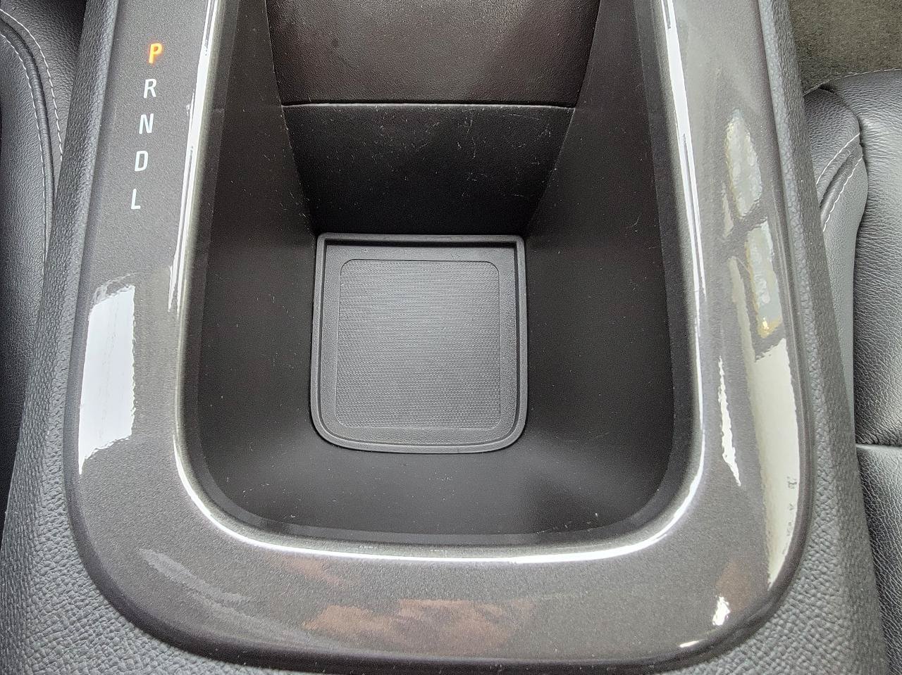 Used 2015 Chevrolet Volt Premium w/ Premium Trim Package FWD image 34