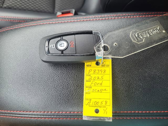 Used 2025 Ford Escape ST-Line FWD image 24