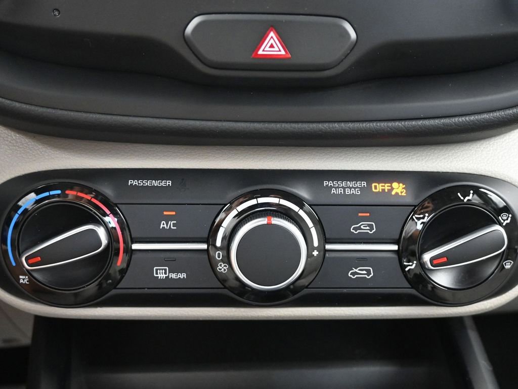 Used 2025 Kia Soul LX w/ LX Technology Package image 31