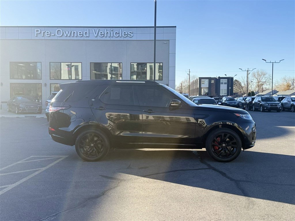 Used 2020 Land Rover Discovery Landmark image 8