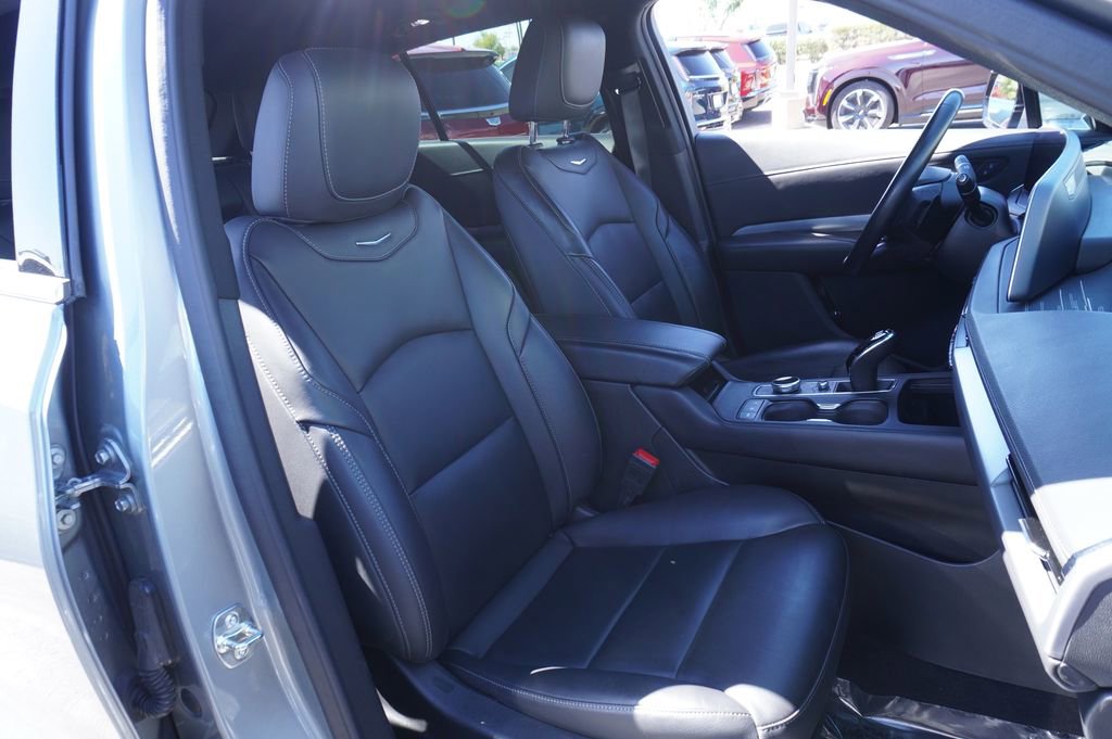 Certified 2025 Cadillac XT4 Premium Luxury image 12