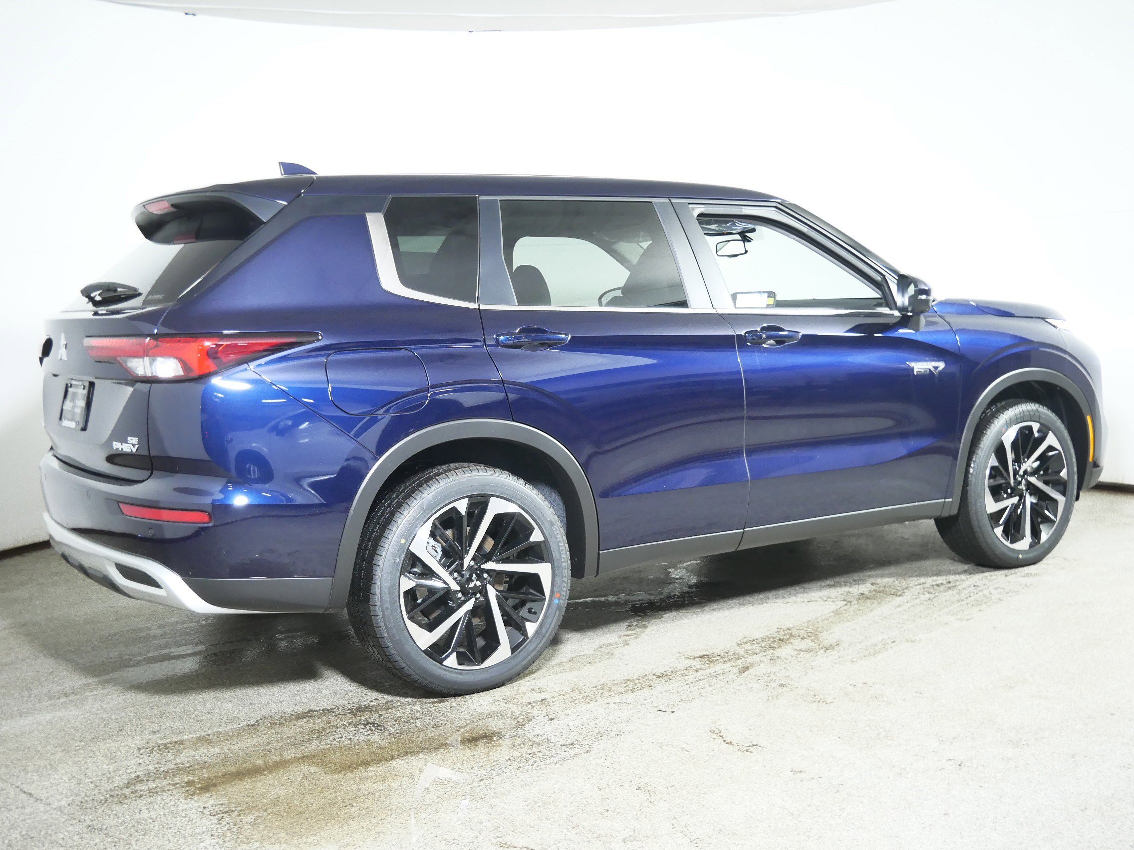 New 2025 Mitsubishi Outlander SE video 2