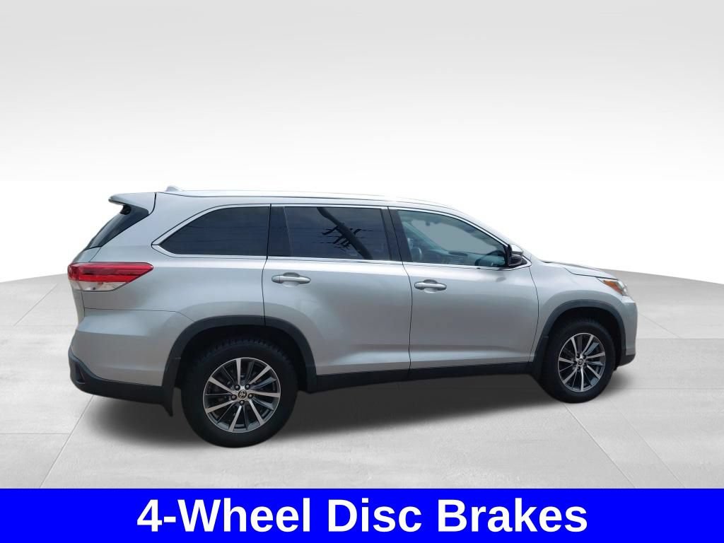 Used 2019 Toyota Highlander XLE AWD/4WD image 11