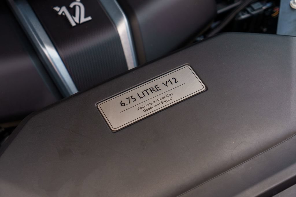 Used 2025 Rolls-Royce Cullinan Black Badge AWD/4WD image 18