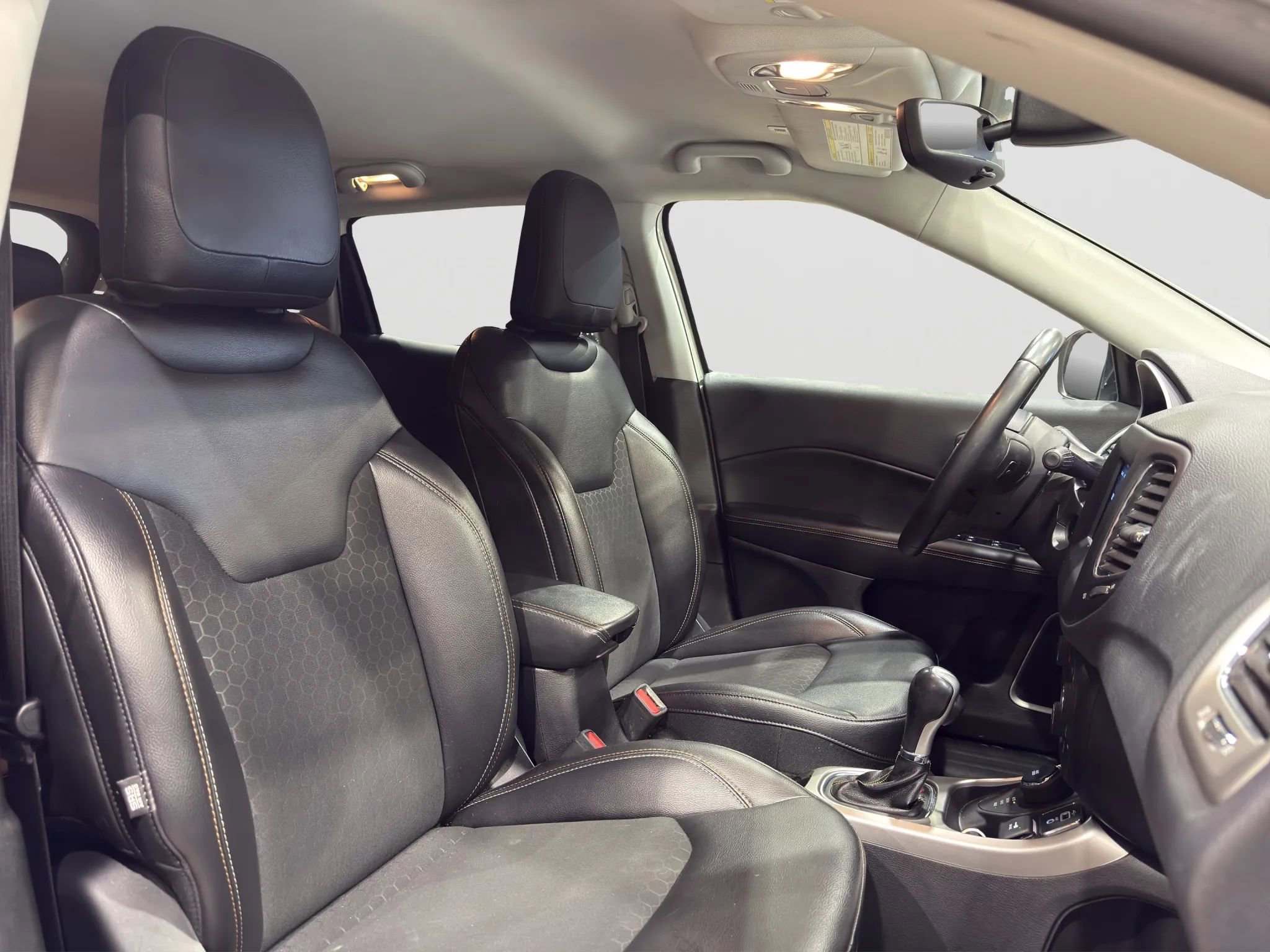 Used 2019 Jeep Compass Latitude image 16