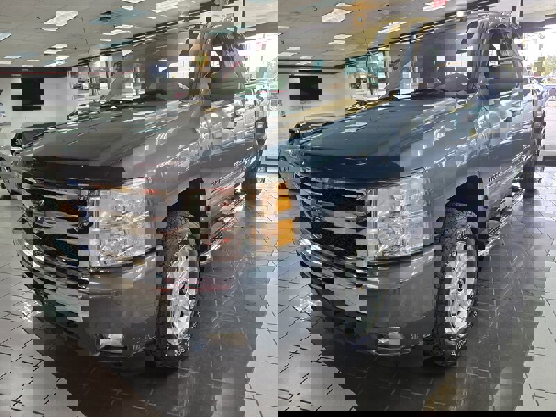 Used 2010 Chevrolet Silverado 1500 LT w/ Power Pack Plus image 1