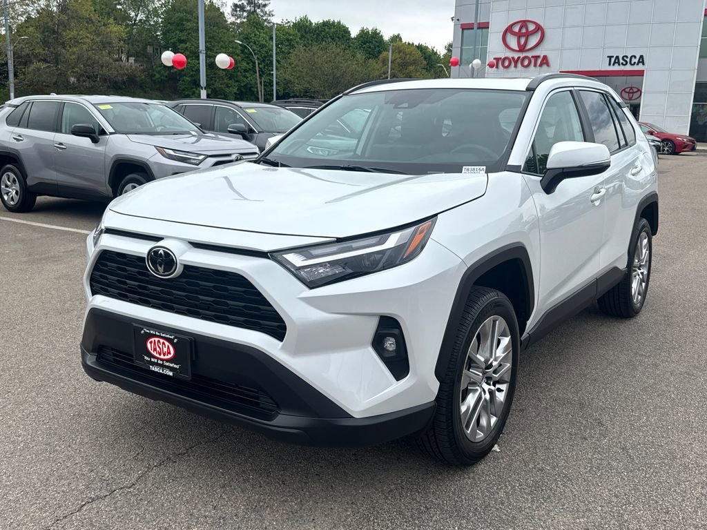Used 2025 Toyota RAV4 XLE Premium w/ Weather Package AWD/4WD image 3