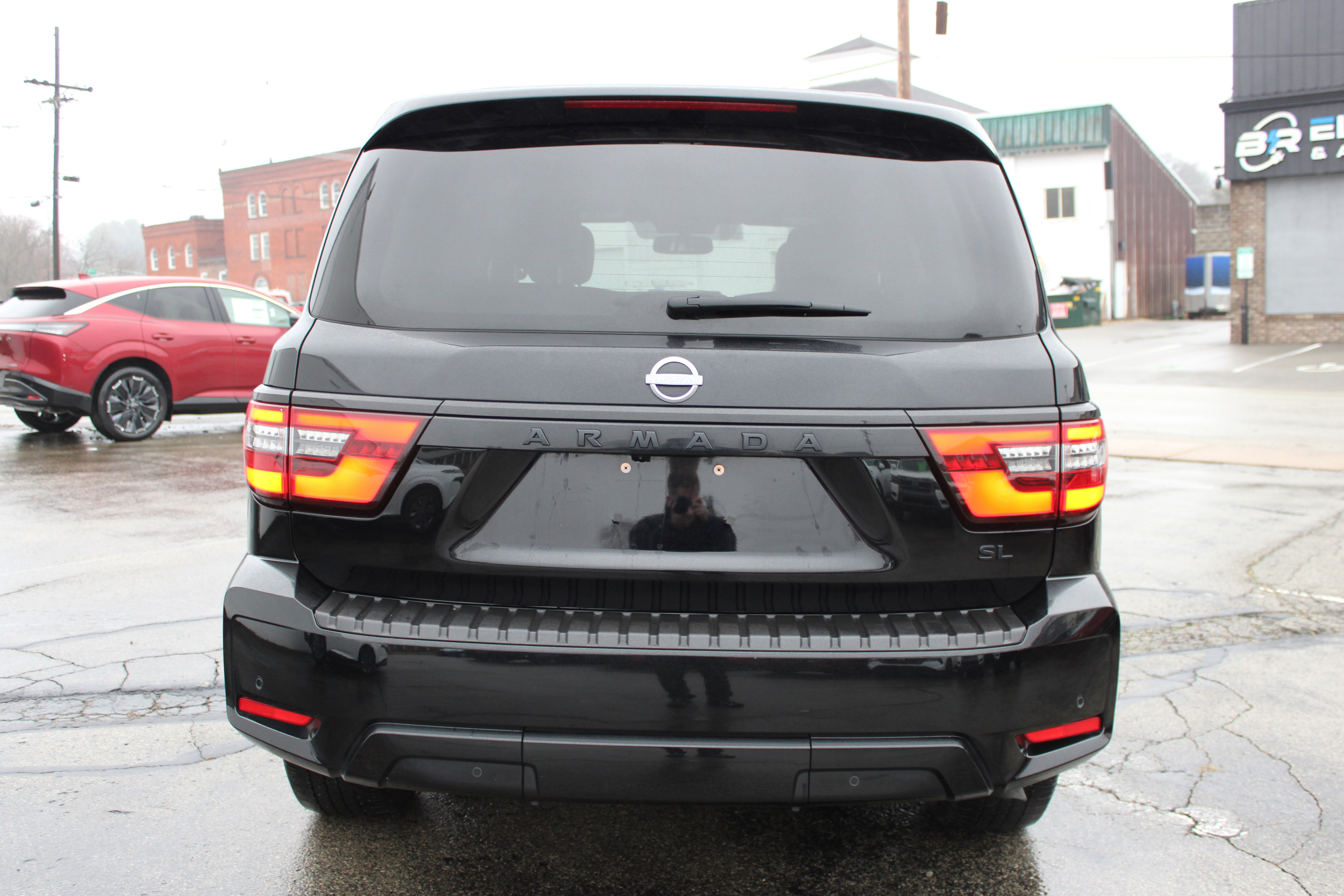 Certified 2024 Nissan Armada SL w/ Midnight Edition Package image 4