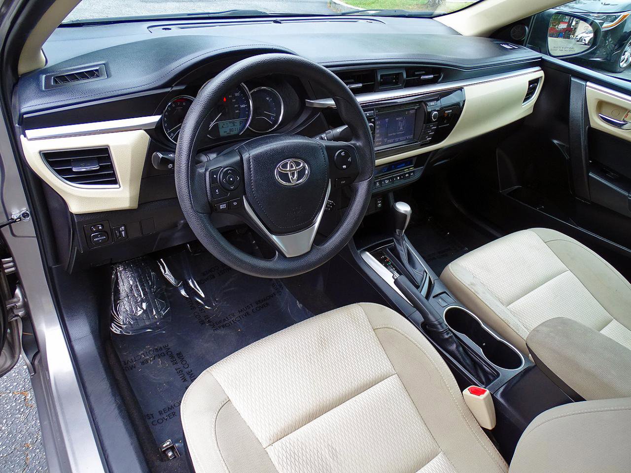 Used 2014 Toyota Corolla LE FWD image 23