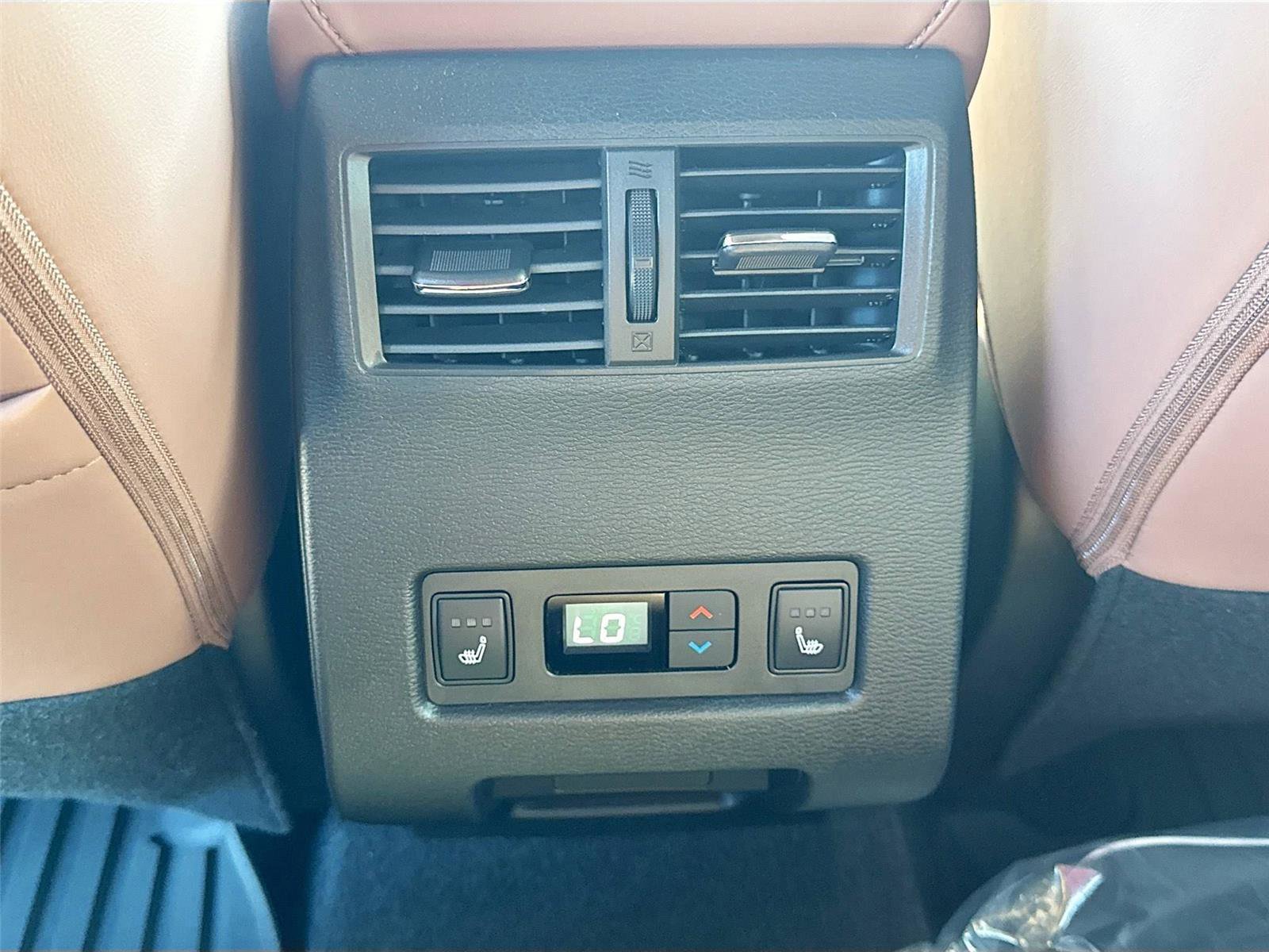 New 2025 Mitsubishi Outlander SEL image 26