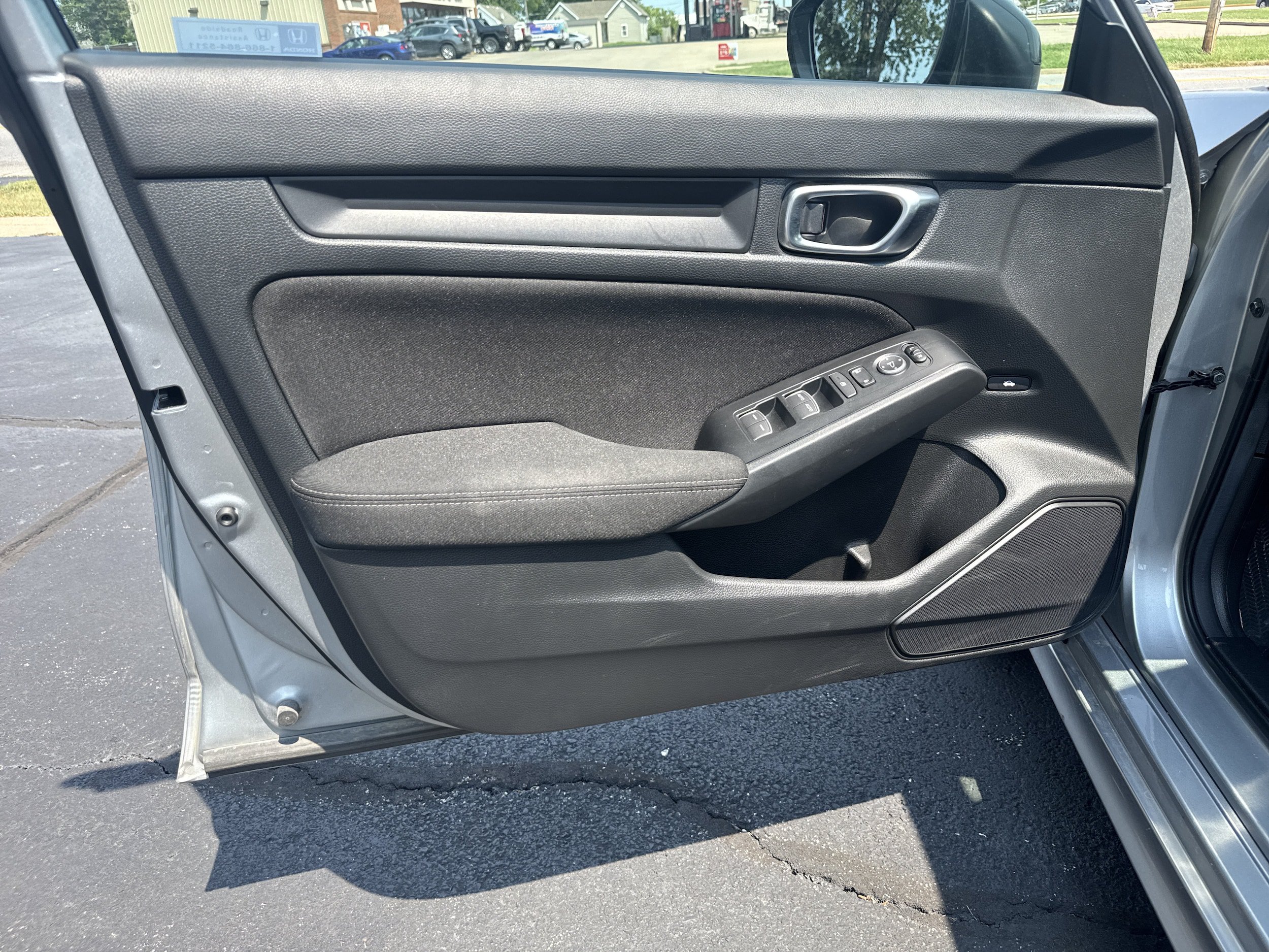 Used 2025 Honda Civic Sport image 4