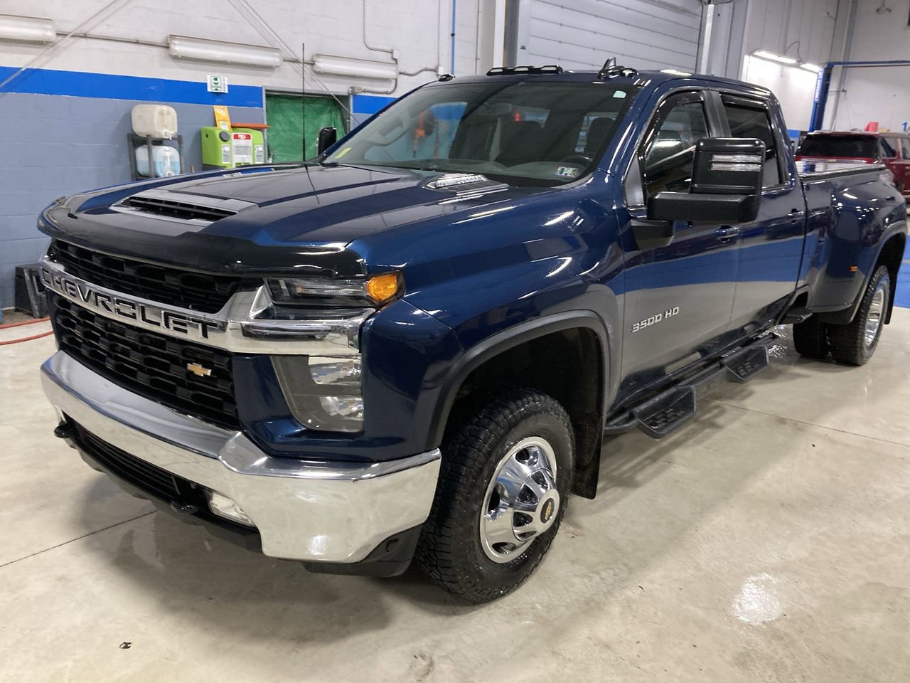 Used 2021 Chevrolet Silverado 3500 LT w/ Convenience Package AWD/4WD image 3
