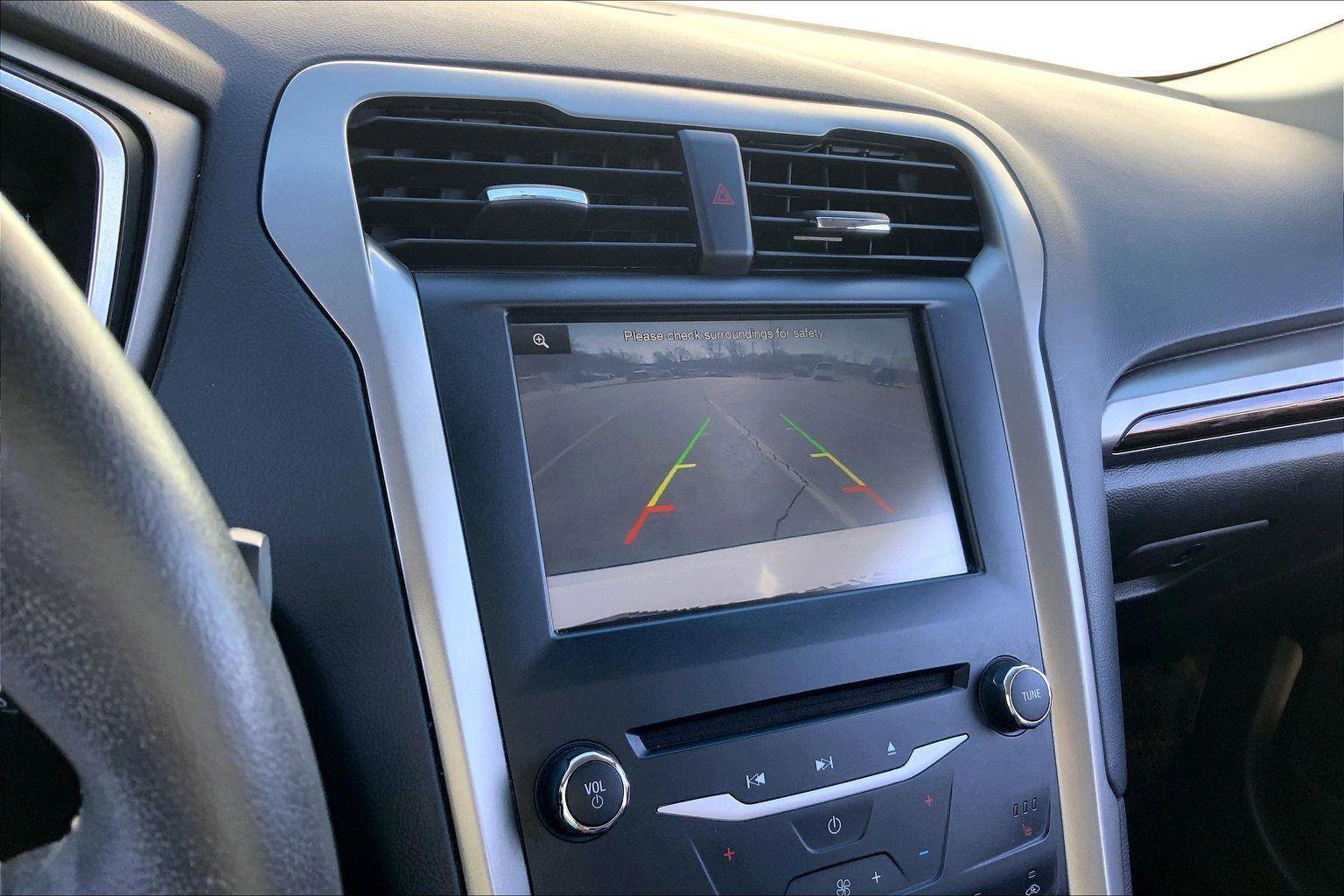 Used 2015 Ford Fusion SE w/ Equipment Group 202A image 19