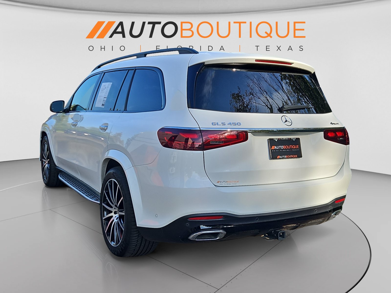 Used 2024 Mercedes-Benz GLS 450 4MATIC image 3