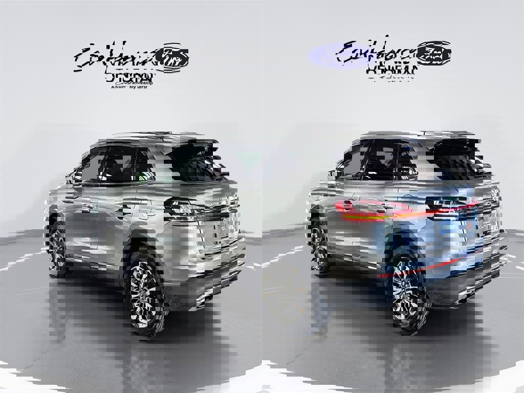 Used 2021 Lincoln Nautilus Reserve image 6