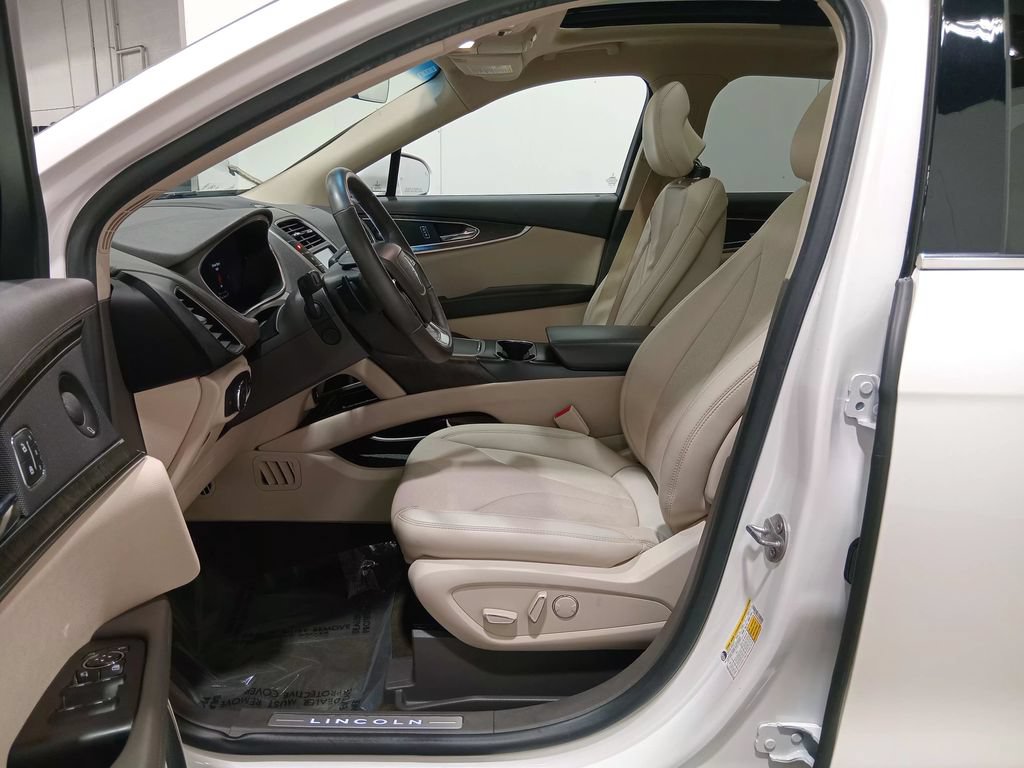 Used 2019 Lincoln Nautilus Reserve AWD/4WD image 18