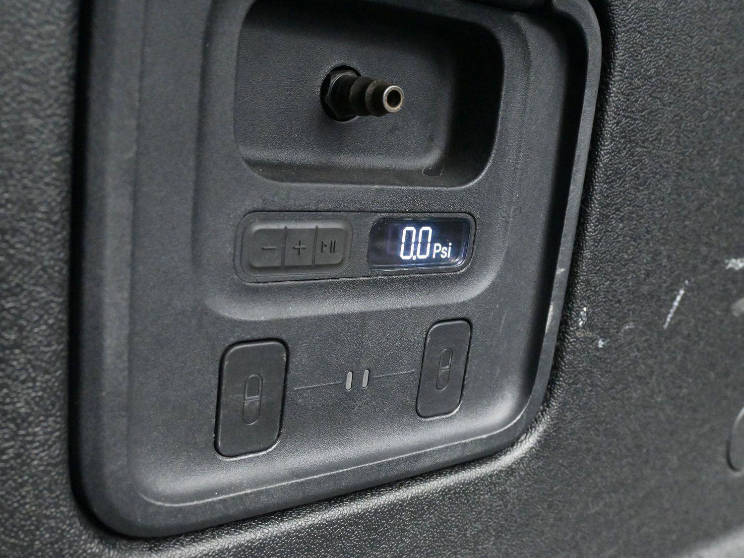 Used 2022 Rivian R1T Adventure image 35