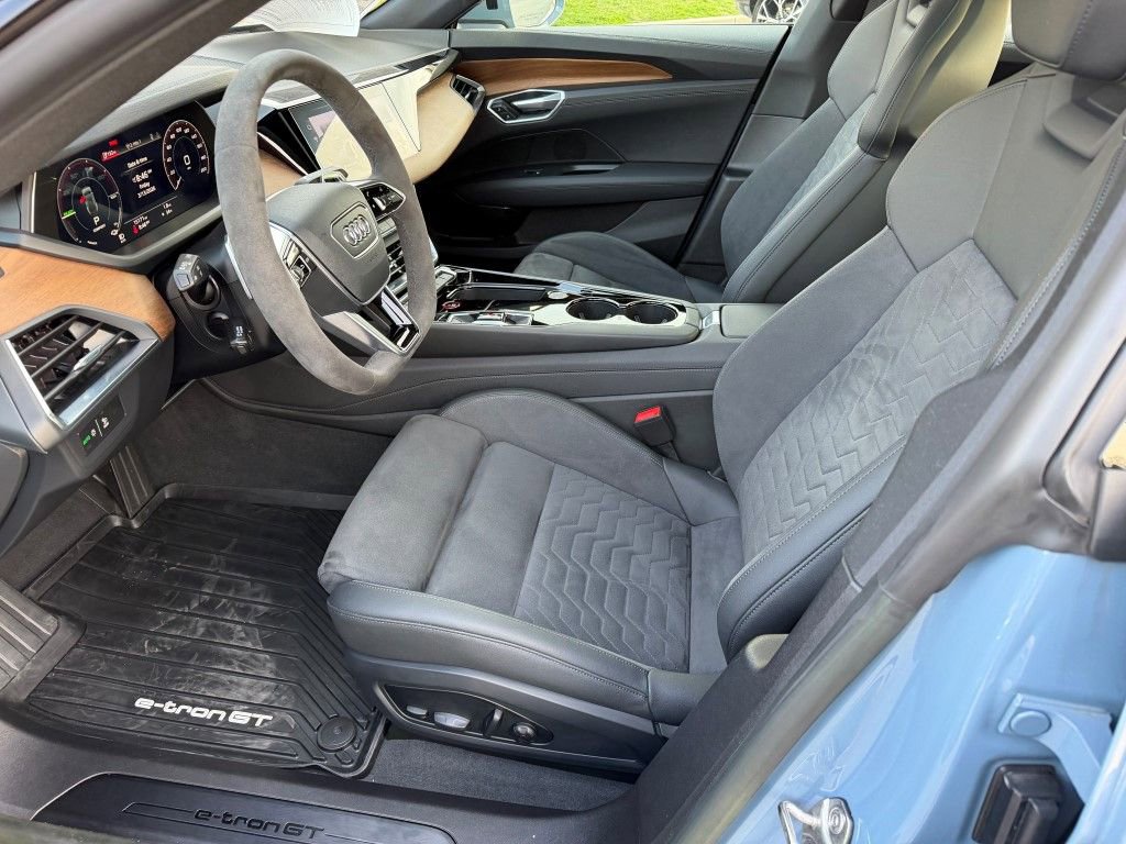 Certified 2023 Audi e-tron GT Premium Plus image 3