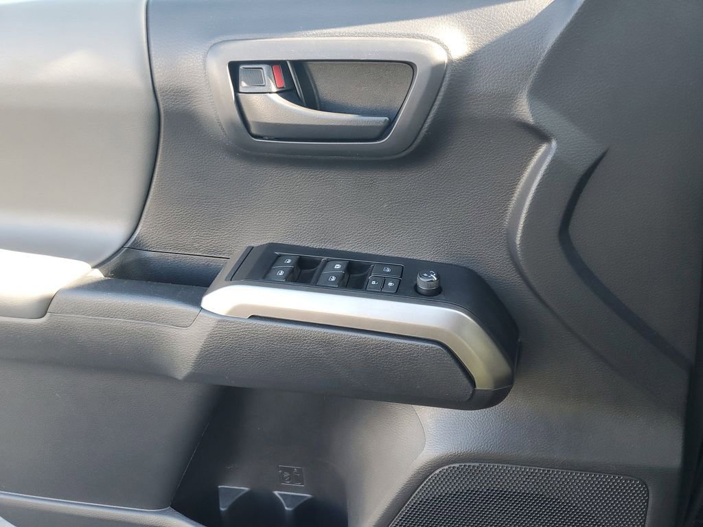 Certified 2022 Toyota Tacoma SR5 image 24