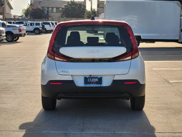 Used 2022 Kia Soul LX FWD image 13