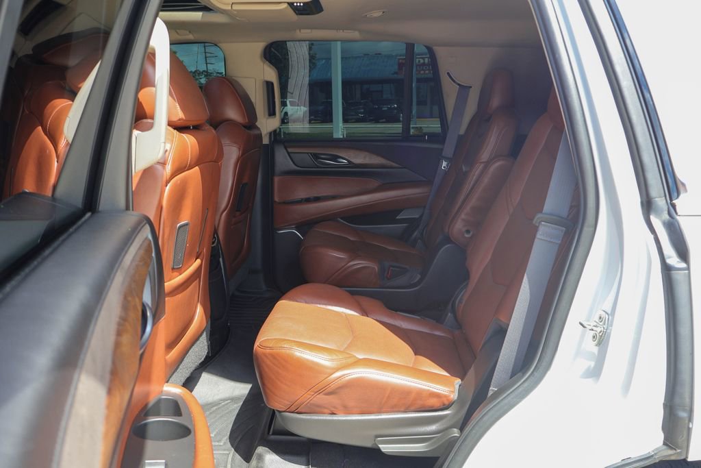 Used 2016 Cadillac Escalade Premium AWD/4WD image 9