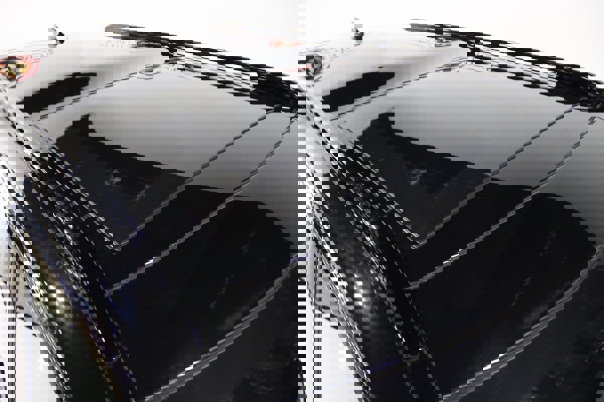 Used 2018 Land Rover Discovery HSE image 18