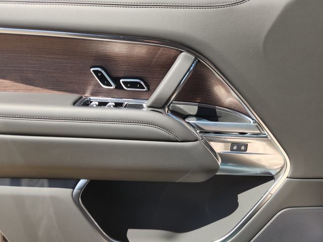 New 2026 Land Rover Range Rover Long Wheelbase SE image 16