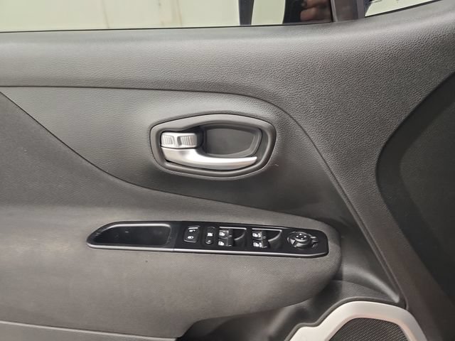 Used 2020 Jeep Renegade Sport FWD image 32