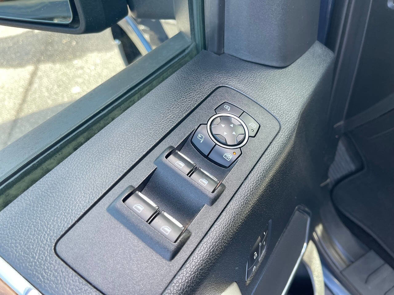 Used 2019 Ford F150 Lariat image 22