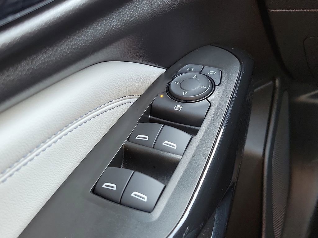 Used 2025 Chevrolet Trax LT w/ Driver Confidence Package image 13