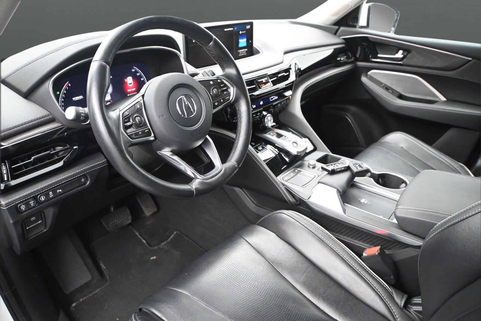 Used 2023 Acura MDX SH-AWD w/ Advance Package image 2