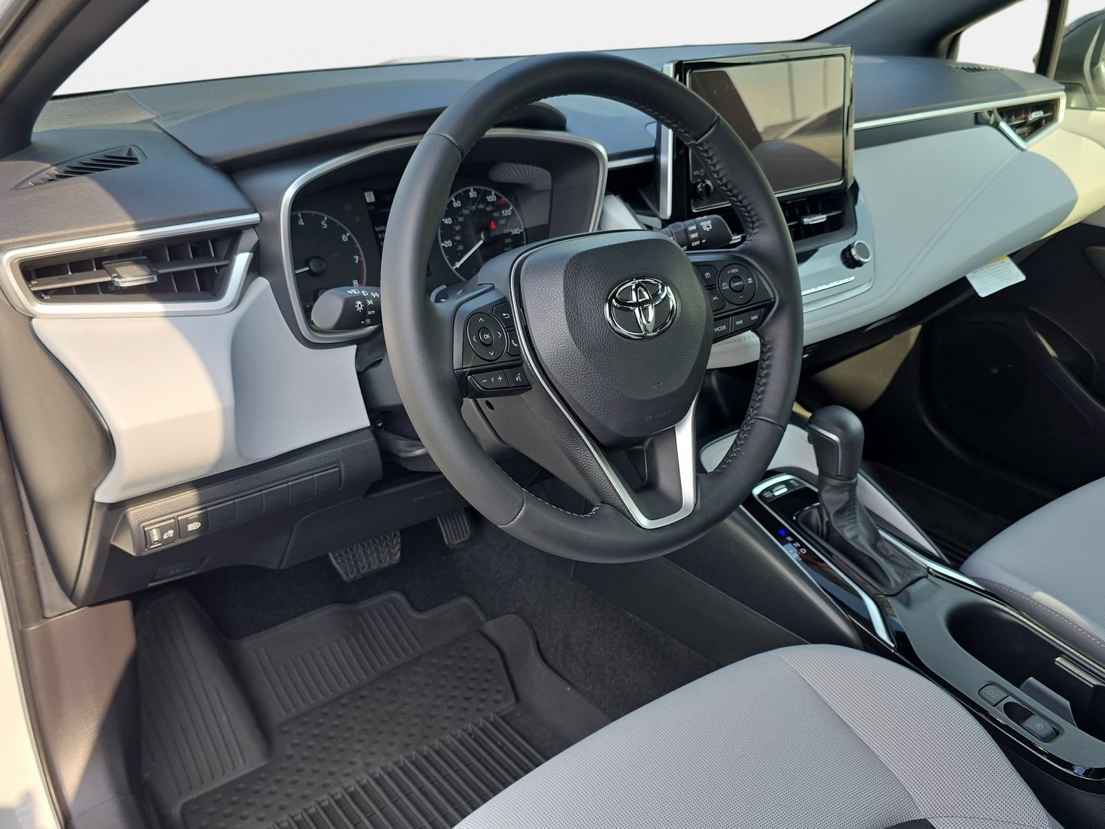 Used 2025 Toyota Corolla SE FWD image 15