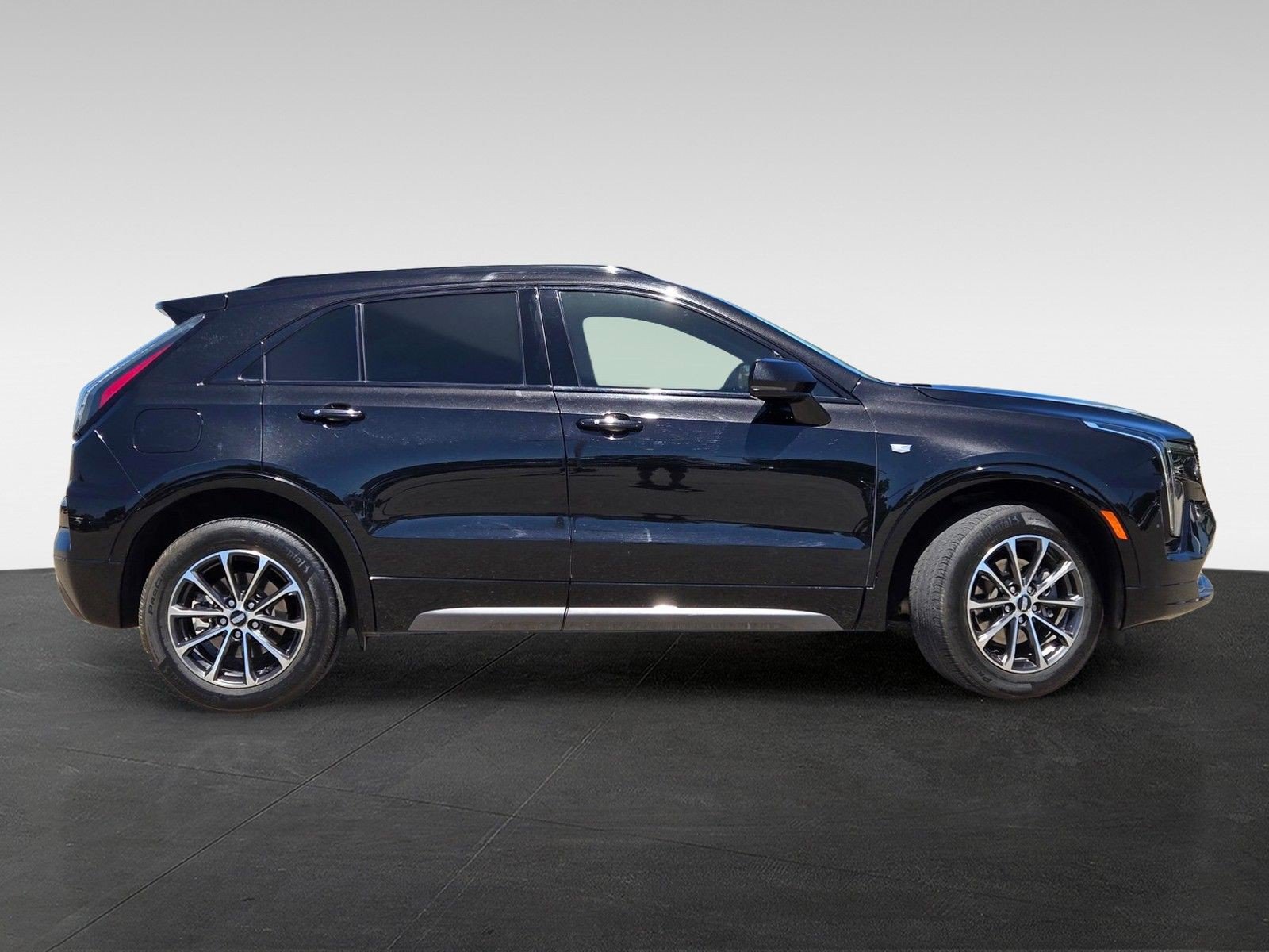 Used 2024 Cadillac XT4 Sport FWD image 5