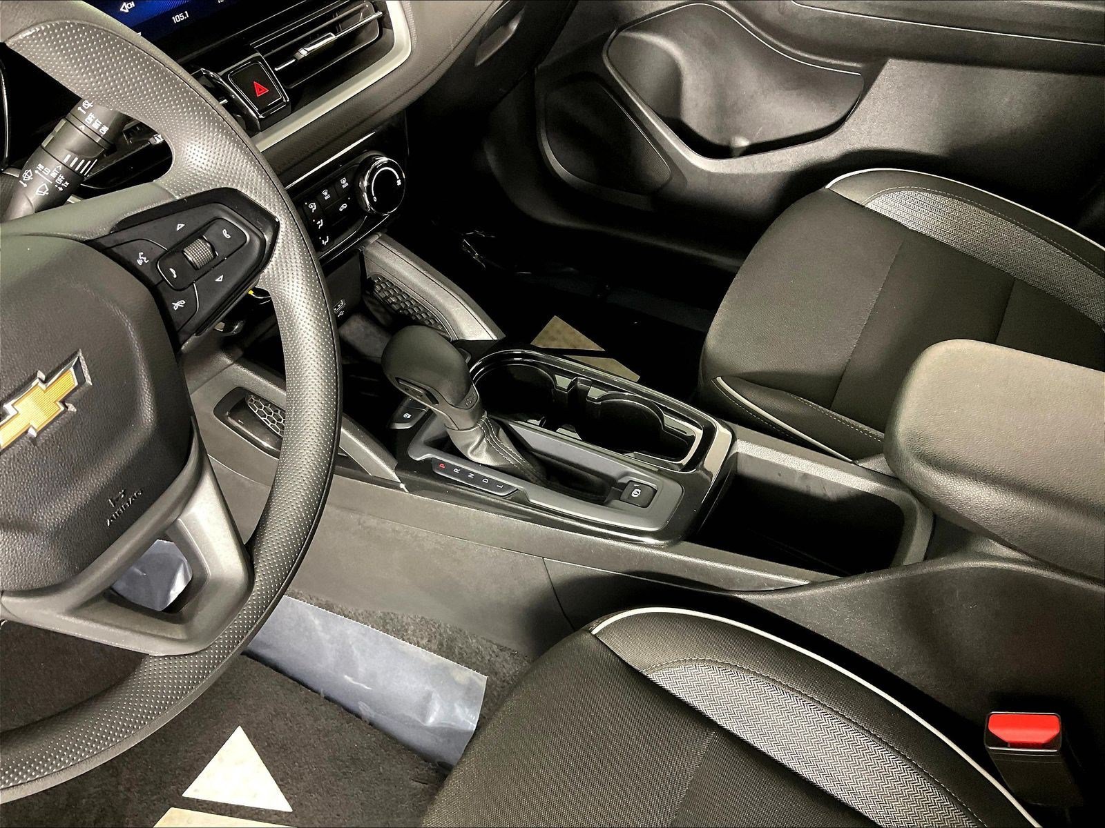 Used 2025 Chevrolet TrailBlazer LT FWD image 17