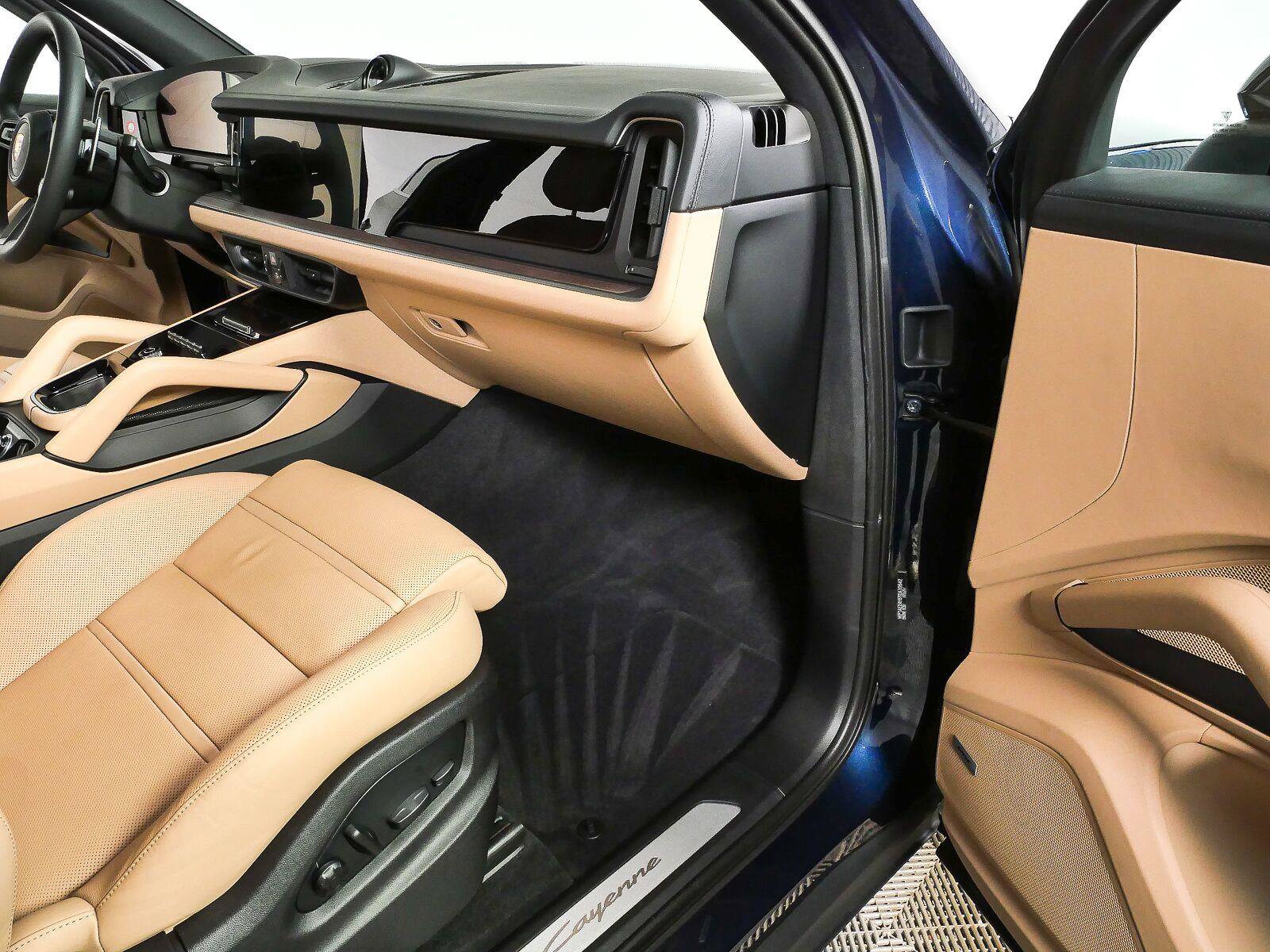 Certified 2026 Porsche Cayenne E-Hybrid AWD/4WD image 27