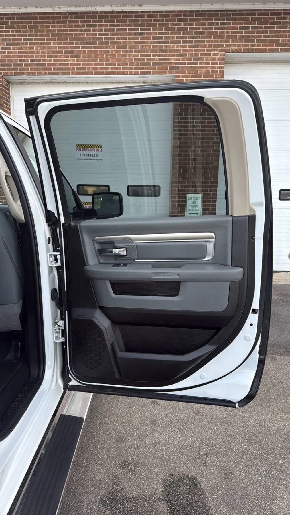 Used 2019 RAM 1500 Classic SLT RWD image 29