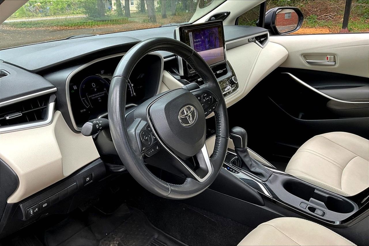 Used 2024 Toyota Corolla XLE FWD image 14