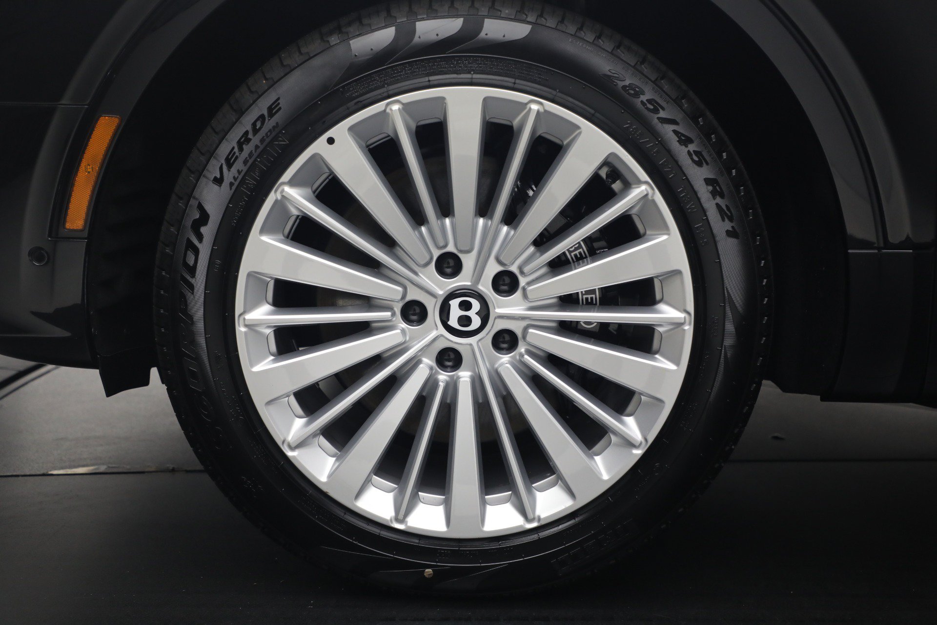 New 2026 Bentley Bentayga AWD/4WD image 14