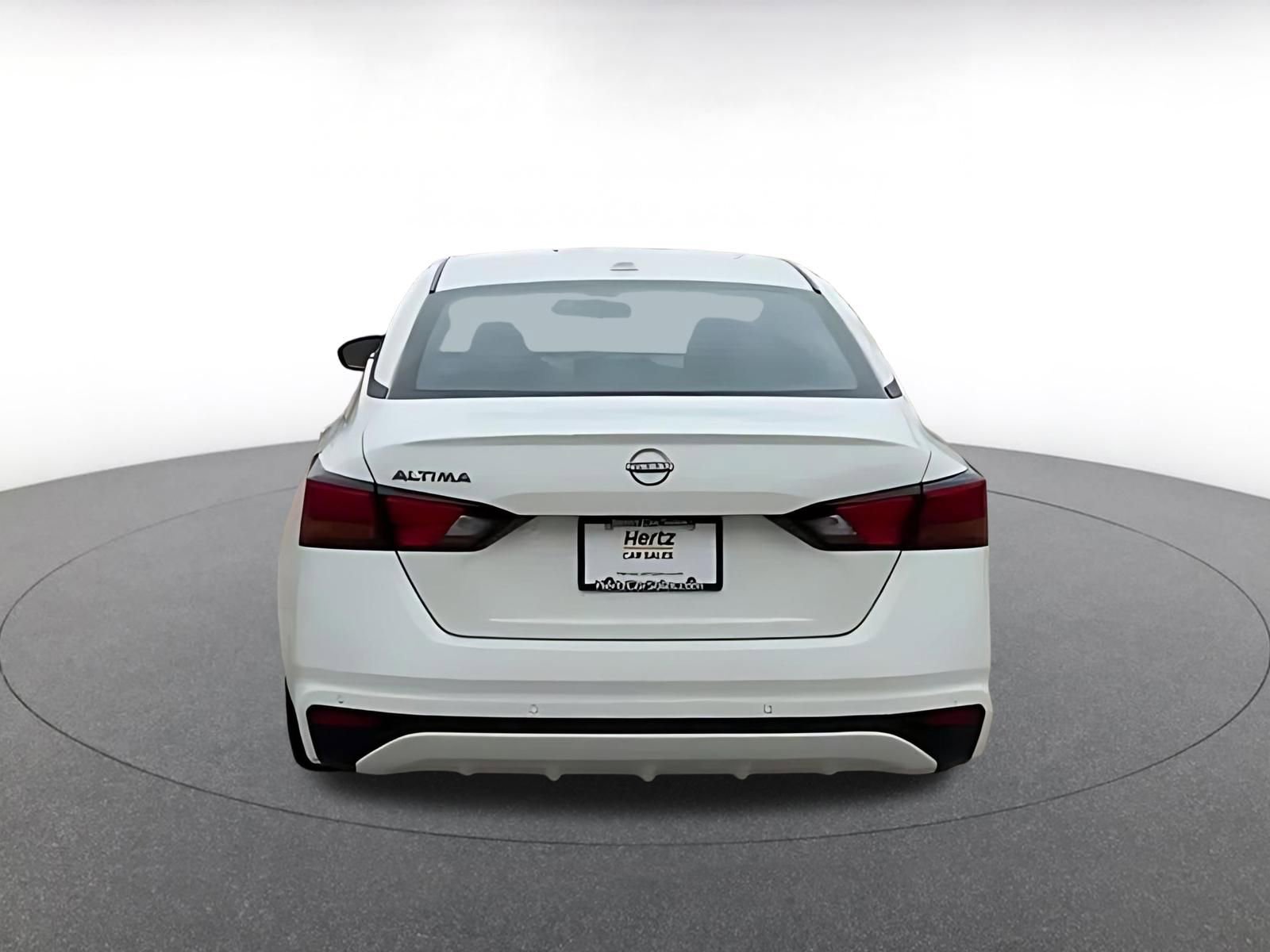 Used 2025 Nissan Altima 2.5 SV FWD image 12