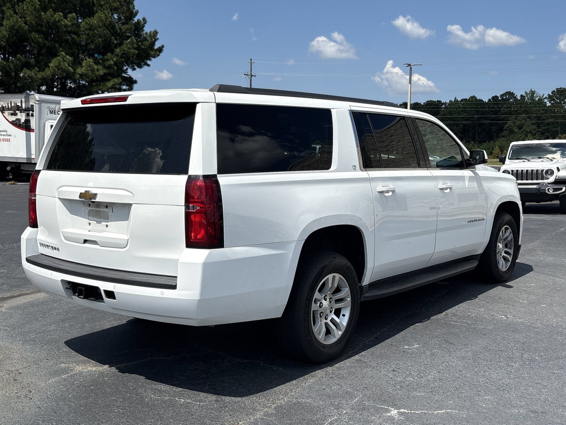 Used 2020 Chevrolet Suburban LT RWD image 24