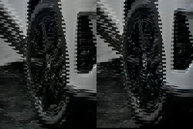 Used 2024 Nissan Kicks SR w/ SR Premium Package image 3