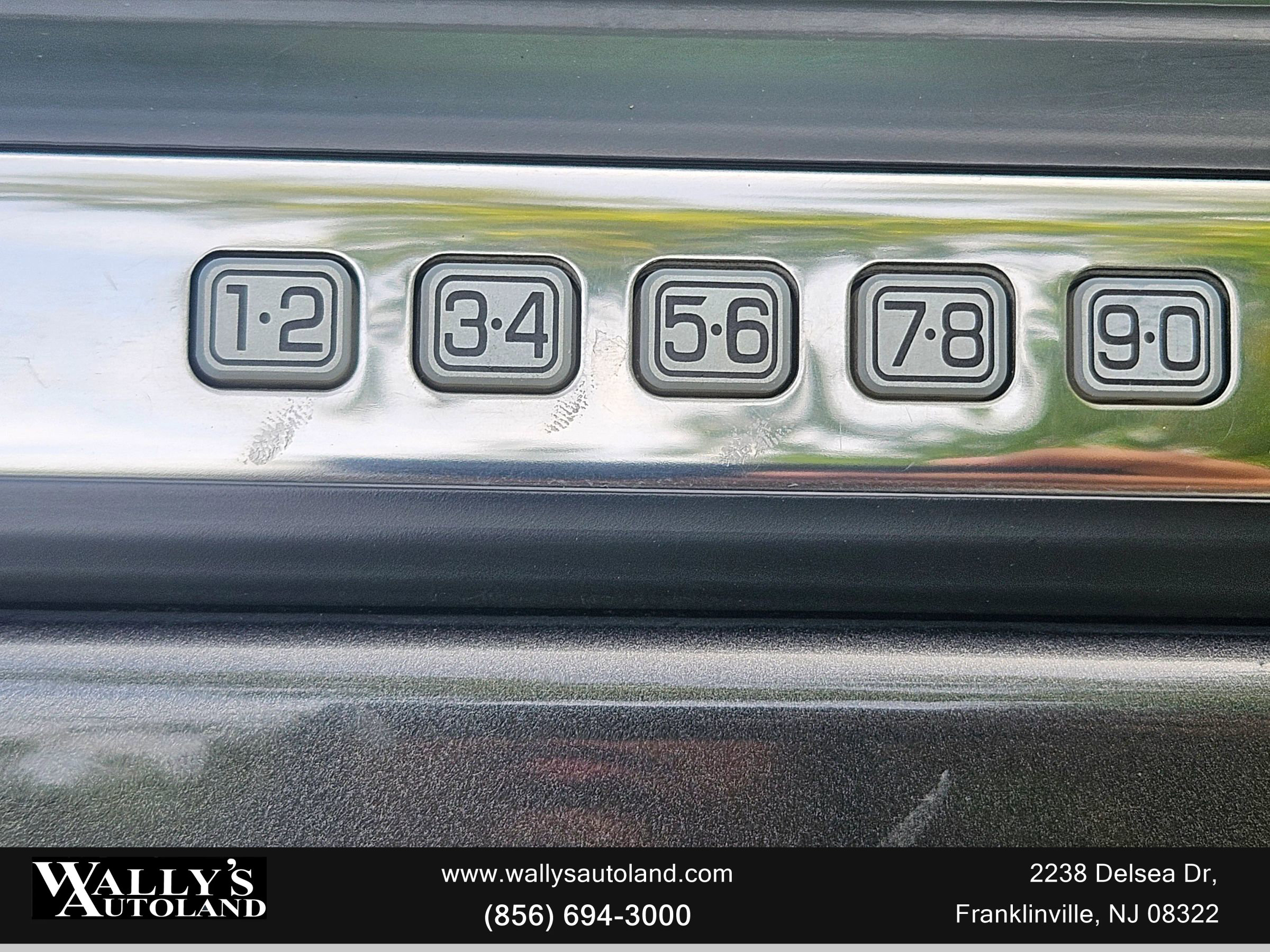 Used 2015 Lincoln Navigator 4WD image 20