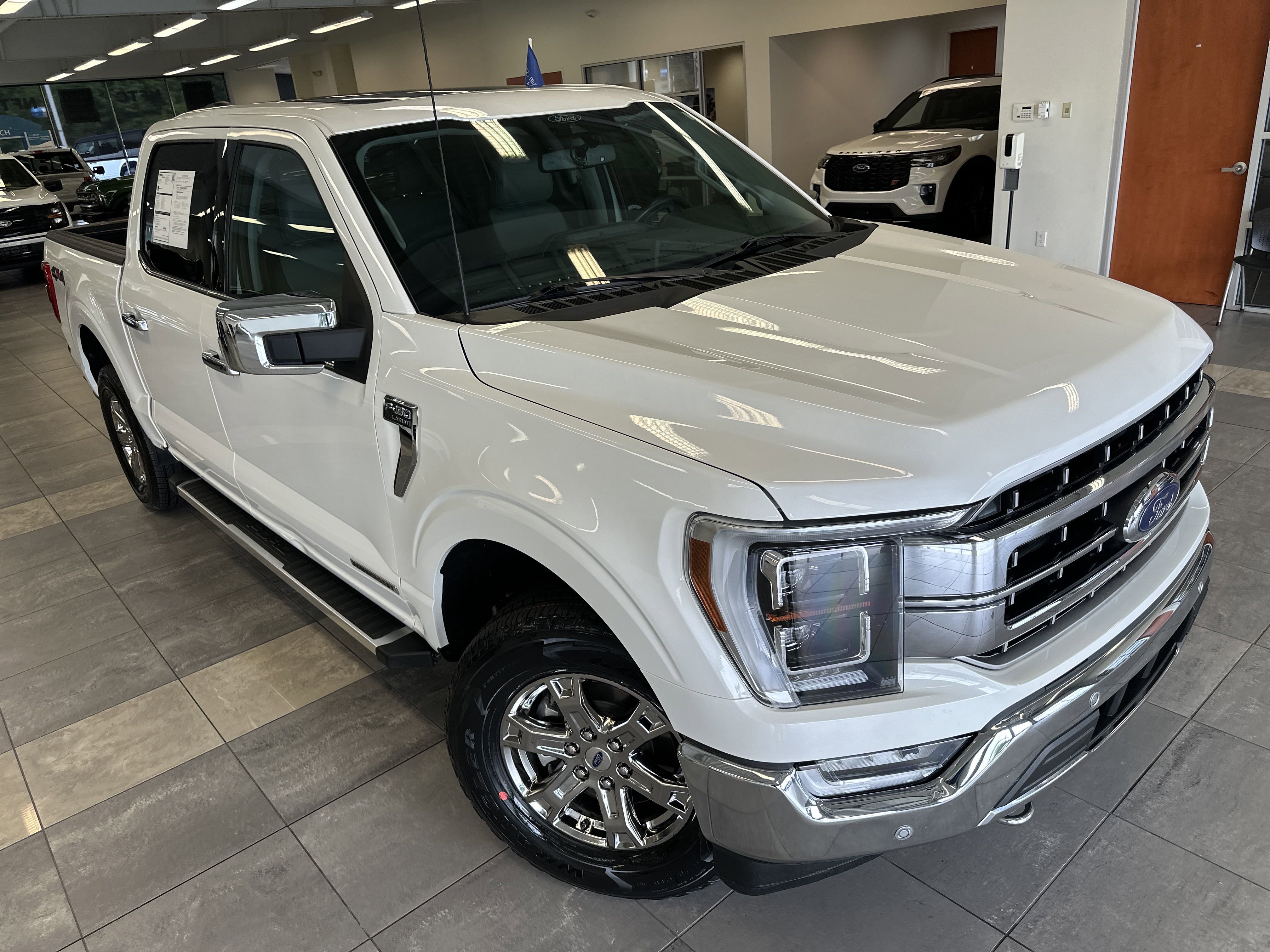 Certified 2022 Ford F150 Lariat w/ Equipment Group 502A High image 12