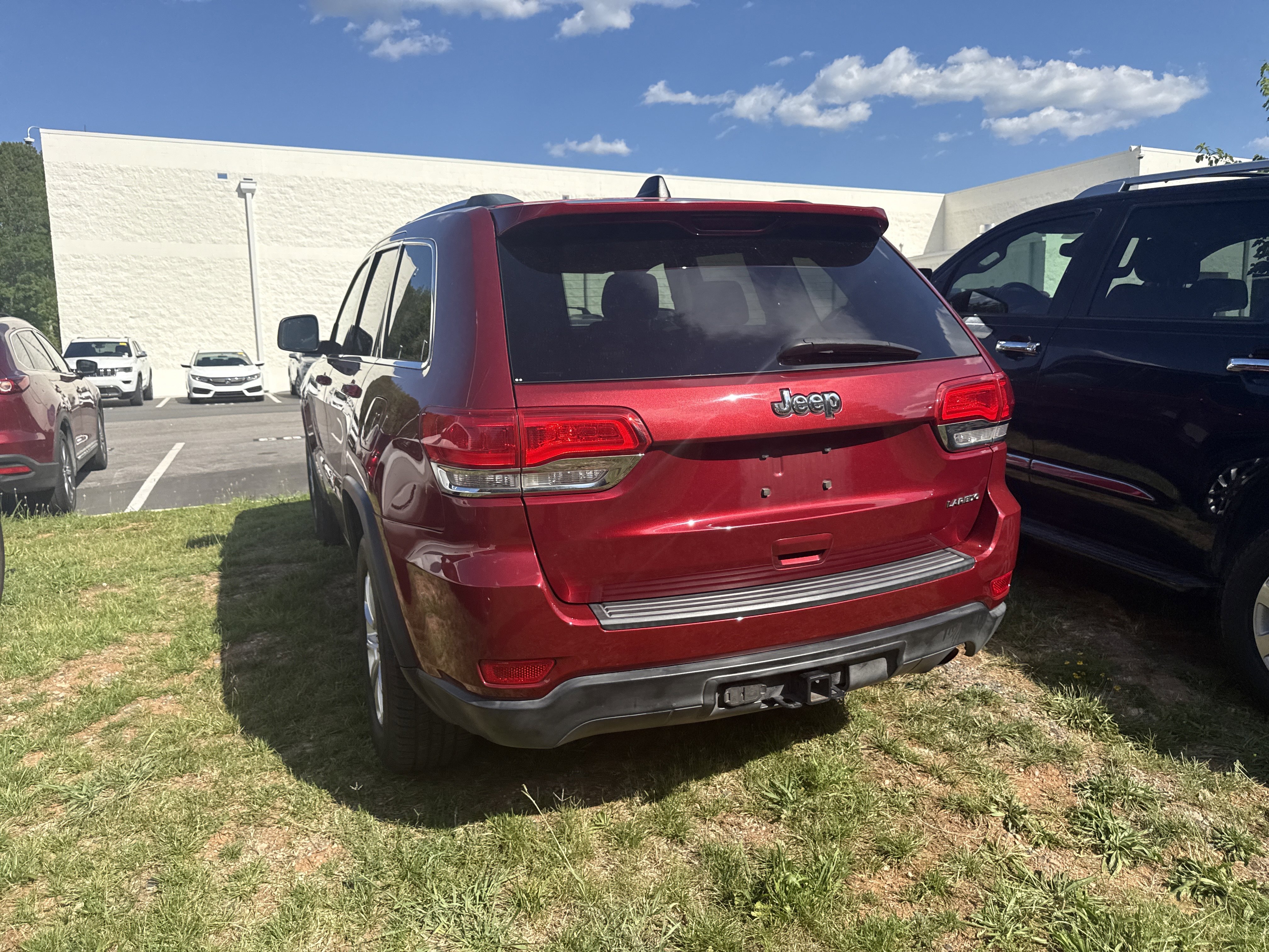 Used 2014 Jeep Grand Cherokee Laredo w/ 18" Wheel & 8.4" Radio Group RWD image 9