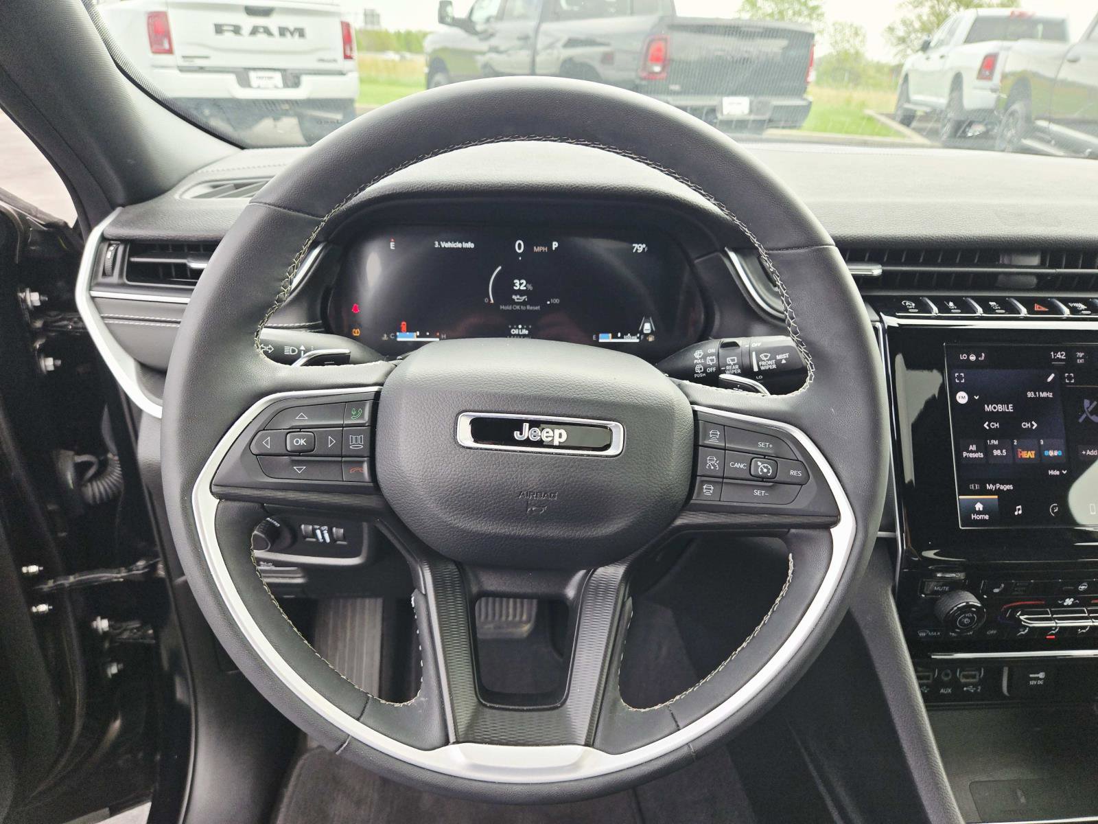Used 2024 Jeep Grand Cherokee Altitude image 21