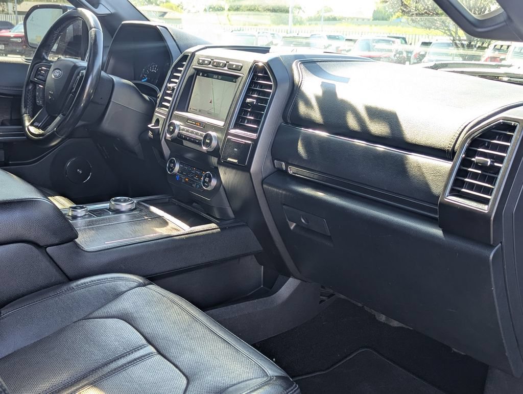 Used 2019 Ford Expedition Limited w/ Equipment Group 301A AWD/4WD image 29