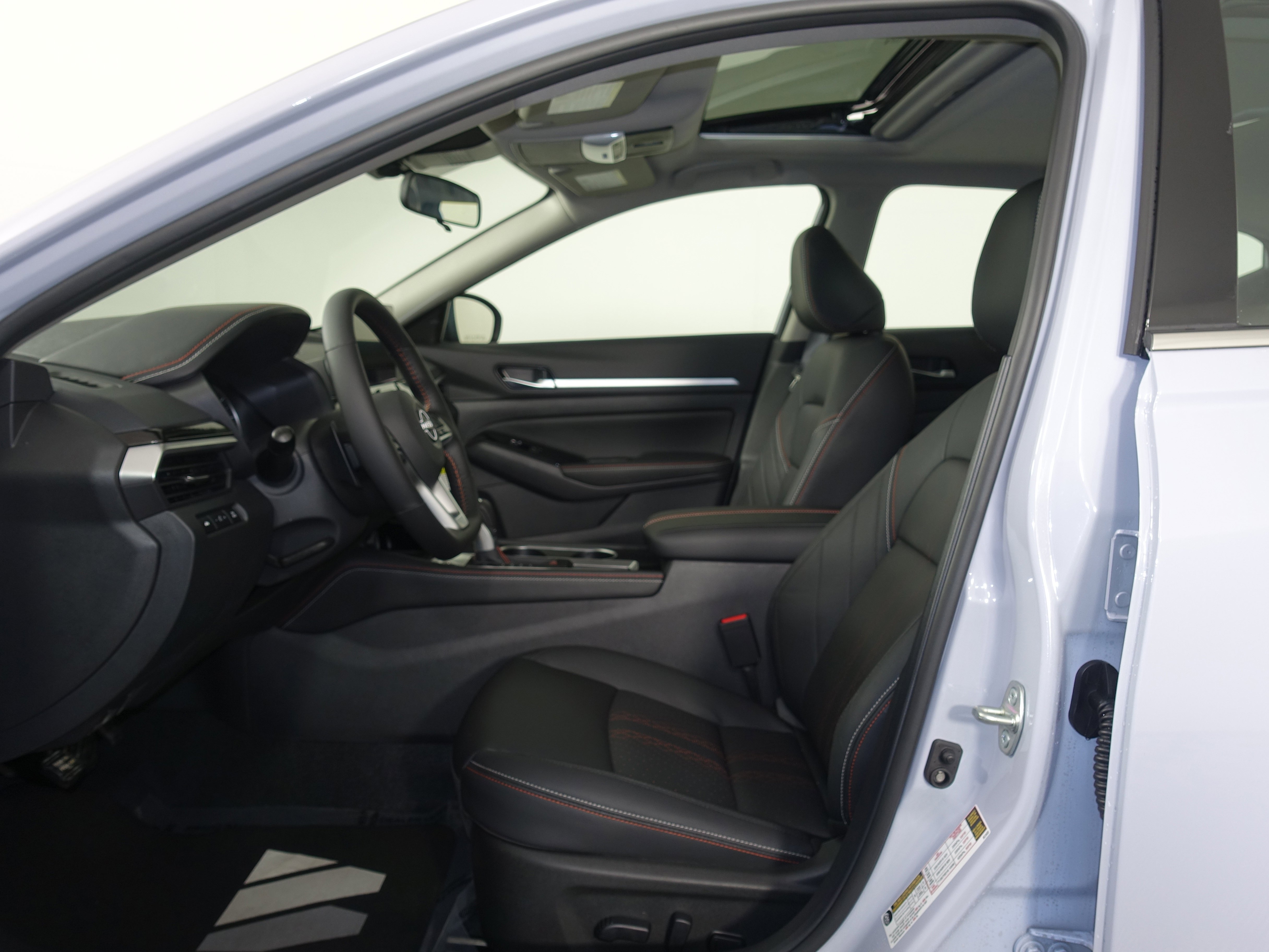 New 2025 Nissan Altima 2.5 SR image 4