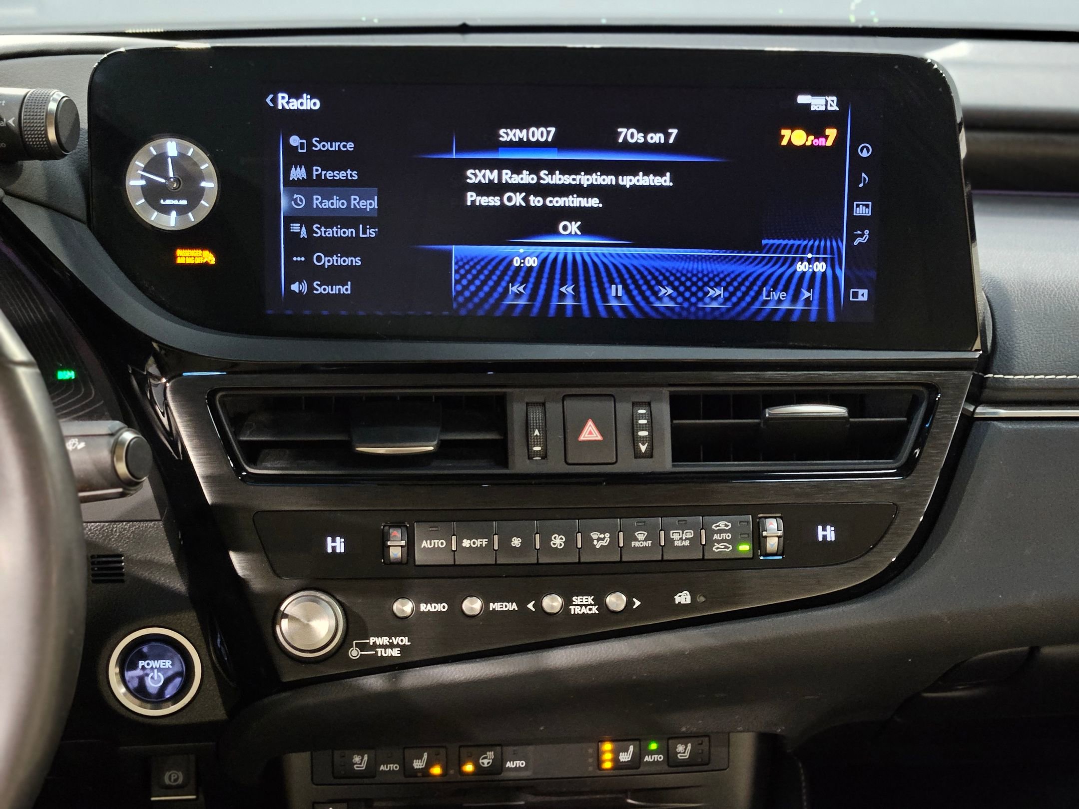 Used 2022 Lexus ES 300h w/ Premium Package image 16