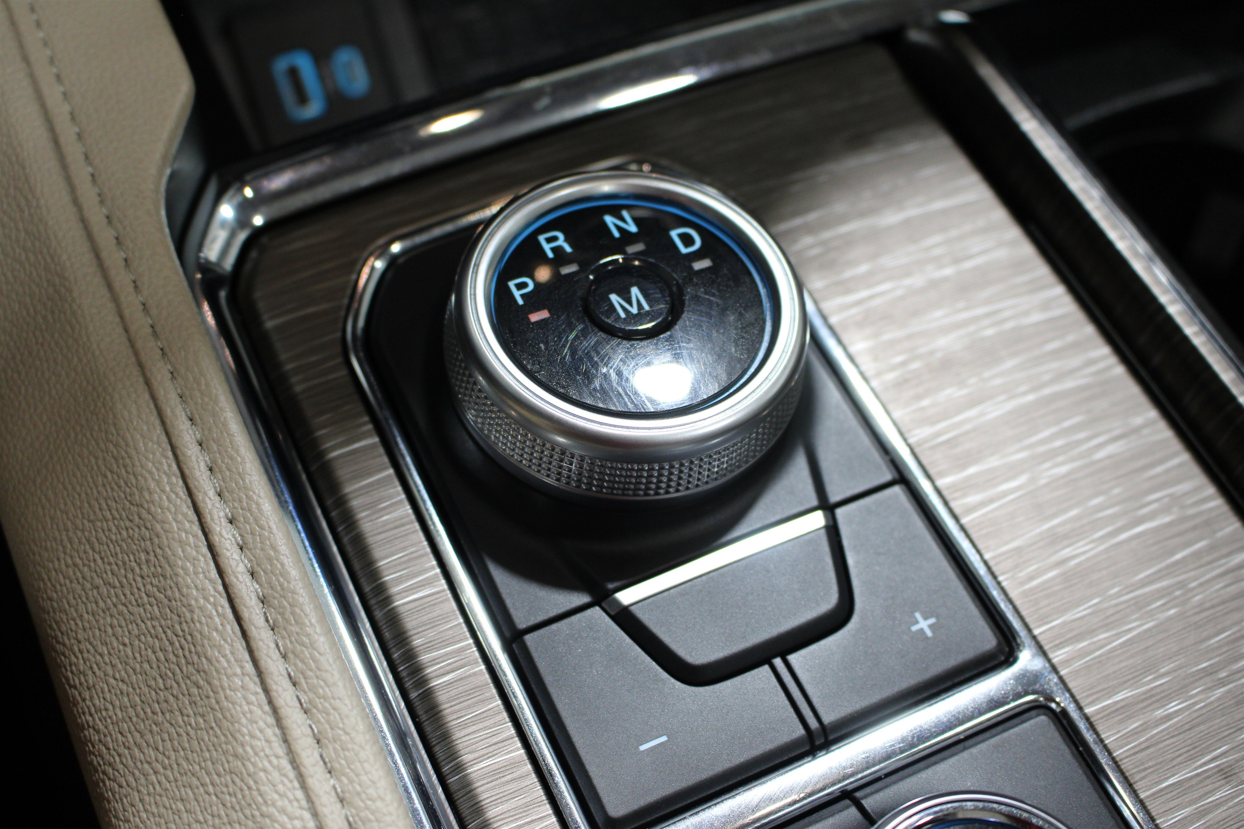 Used 2024 Ford Expedition Limited image 18