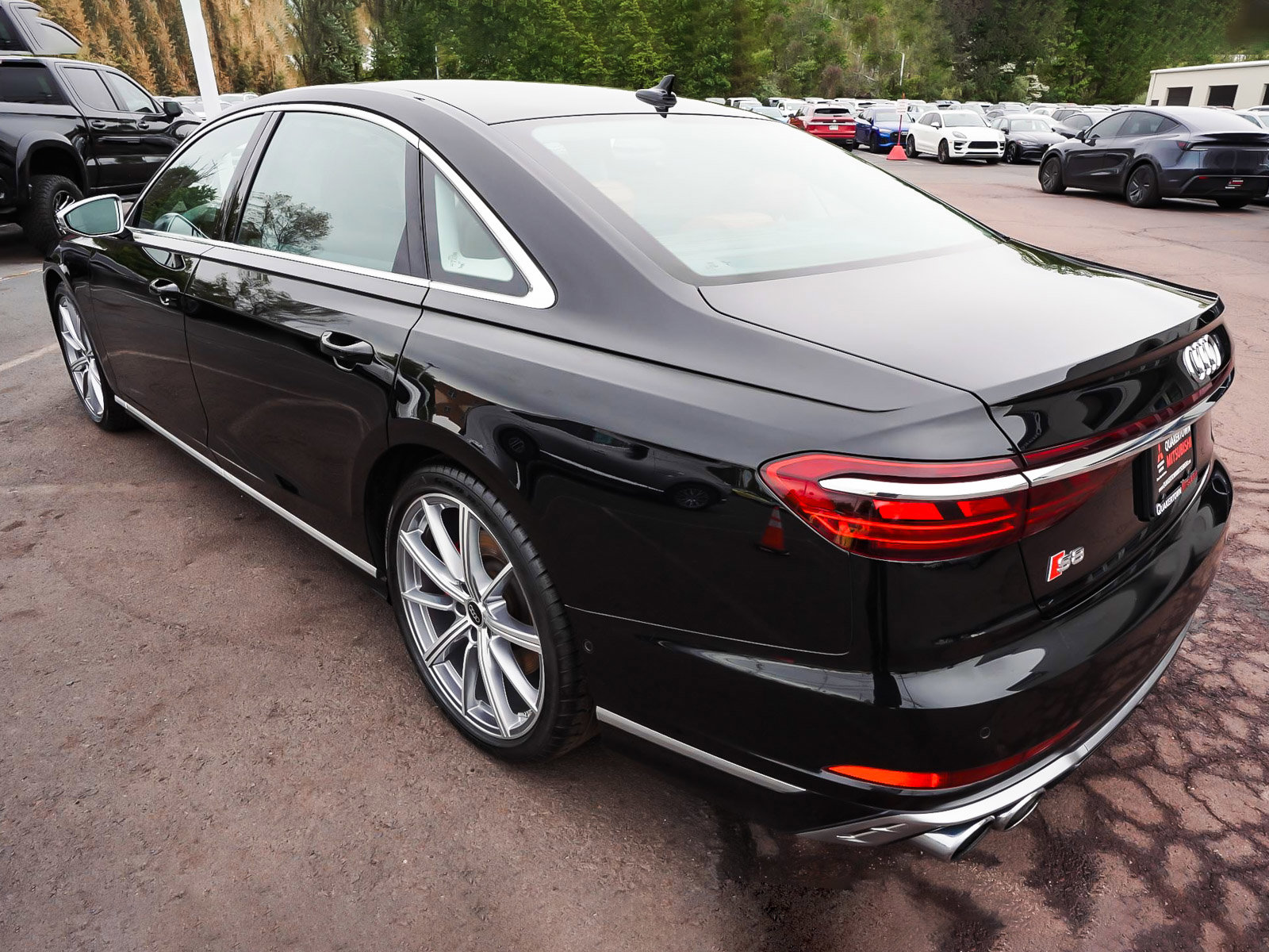 Used 2023 Audi S8 w/ S8 Comfort Plus Package AWD/4WD image 4